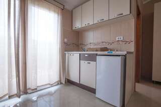 Гостевой дом Guest House Stefana Lastva Cемейный номер с собственной ванной комнатой-6